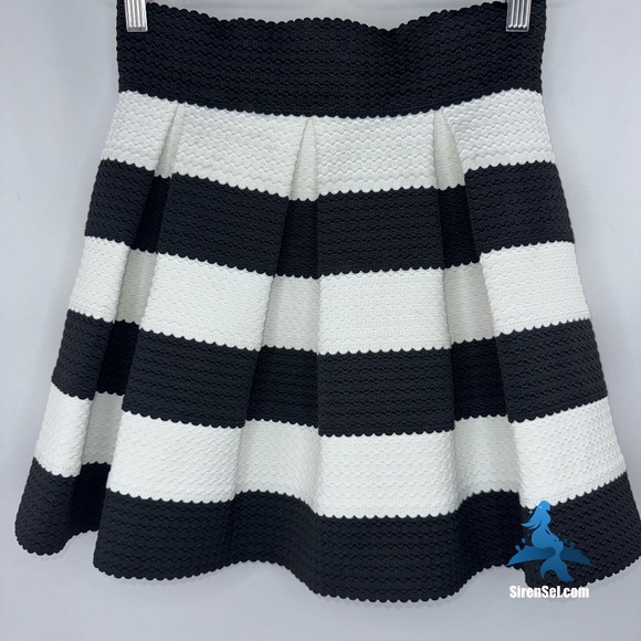 1170 Dina Be (also known as Aina Be) Striped Textured Skirt - M - Black / White - Picture 1 of 9